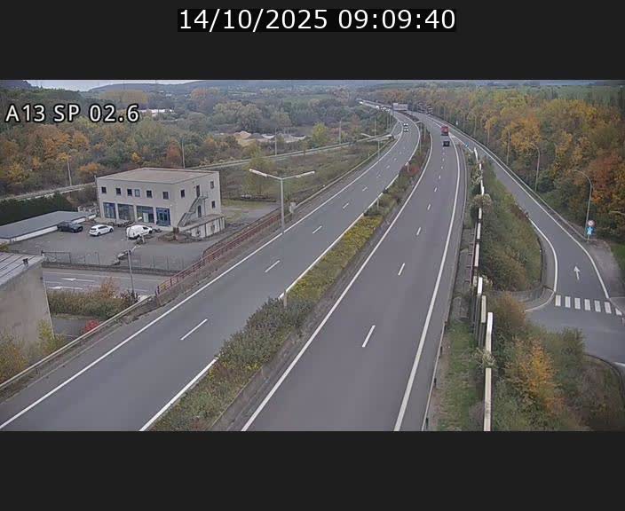 <h2>Traffic live webcam Luxembourg Sanem - A13 direction Pétange - BK 2.6</h2>