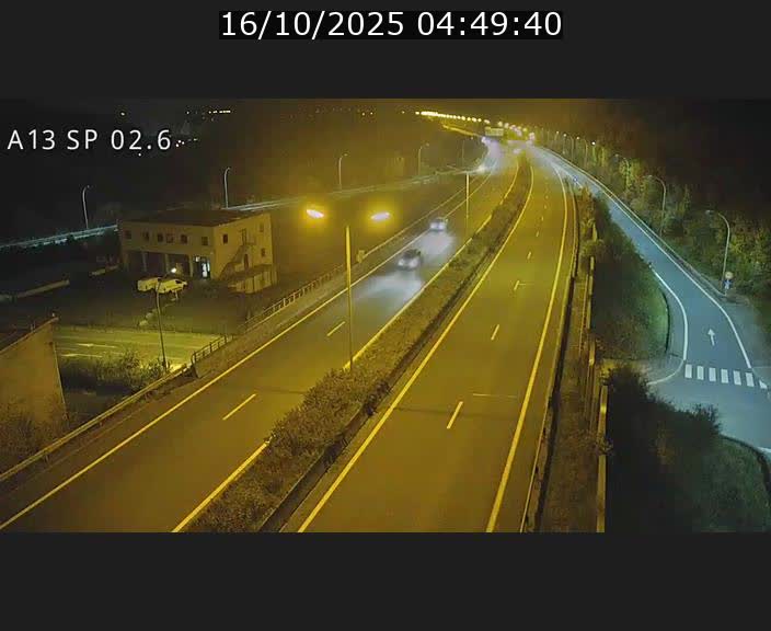 <h2>Traffic live webcam Luxembourg Sanem - A13 direction Pétange - BK 2.6</h2>