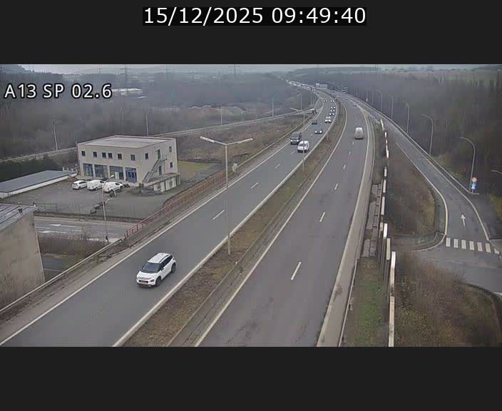 <h2>Traffic live webcam Luxembourg Sanem - A13 direction Pétange - BK 2.6</h2>