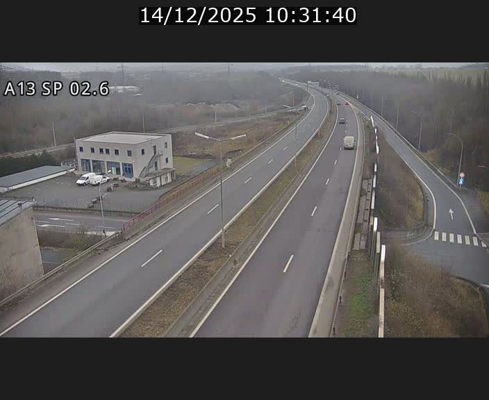 <h2>Traffic live webcam Luxembourg Sanem - A13 direction Pétange - BK 2.6</h2>