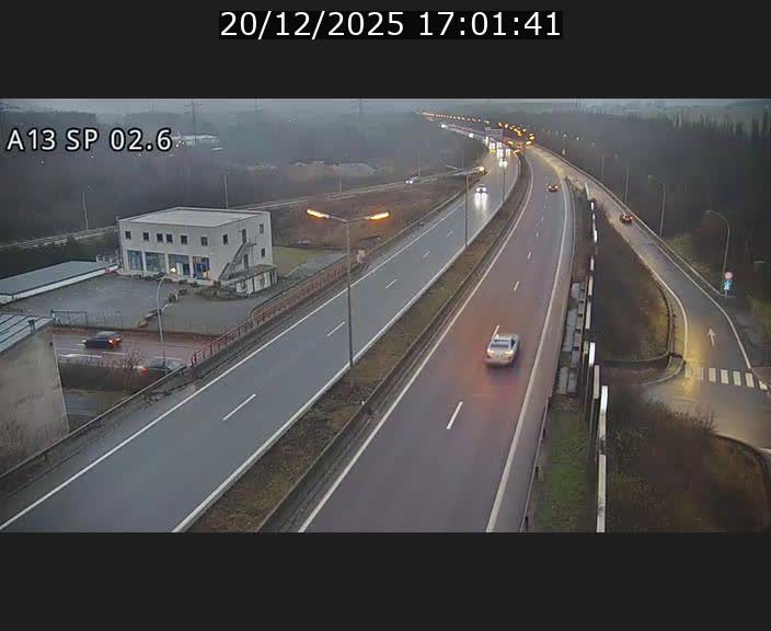 <h2>Traffic live webcam Luxembourg Sanem - A13 direction Pétange - BK 2.6</h2>