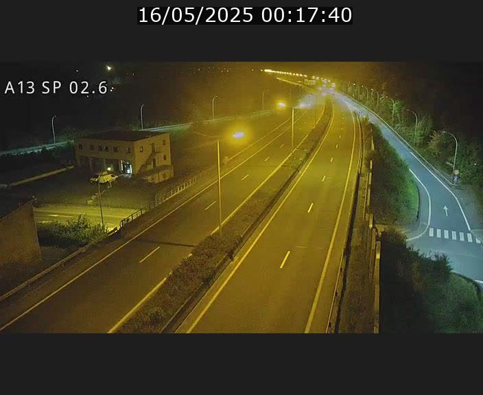 <h2>Traffic live webcam Luxembourg Sanem - A13 direction Pétange - BK 2.6</h2>