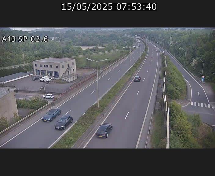 <h2>Traffic live webcam Luxembourg Sanem - A13 direction Pétange - BK 2.6</h2>
