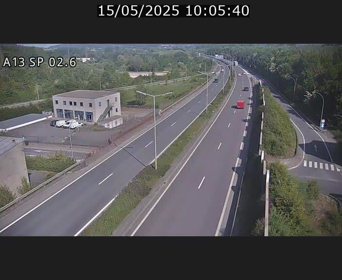 <h2>Traffic live webcam Luxembourg Sanem - A13 direction Pétange - BK 2.6</h2>