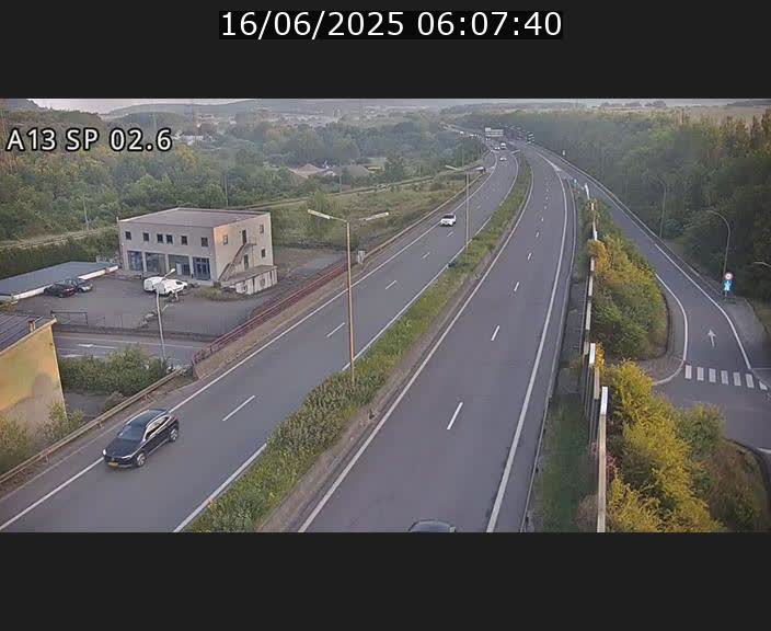 Traffic live webcam Luxembourg Sanem - A13 direction Pétange - BK 2.6