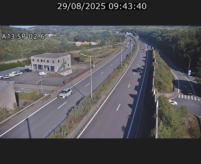 <h2>Traffic live webcam Luxembourg Sanem - A13 direction Pétange - BK 2.6</h2>