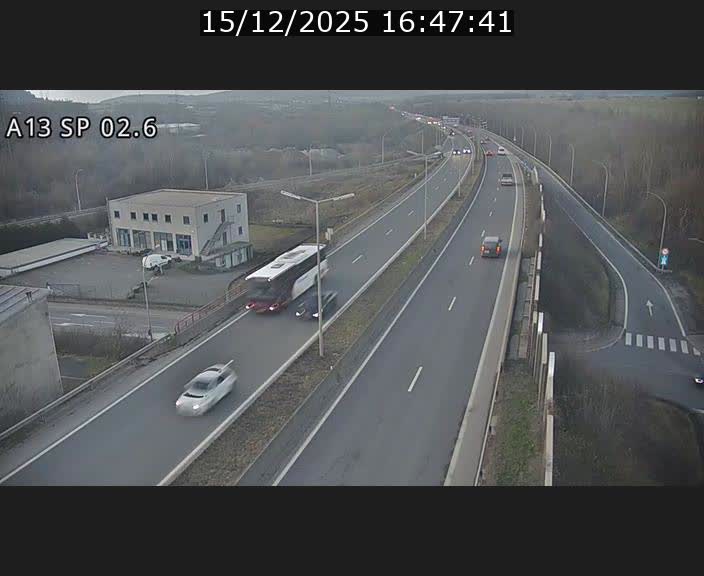 <h2>Traffic live webcam Luxembourg Sanem - A13 direction Pétange - BK 2.6</h2>