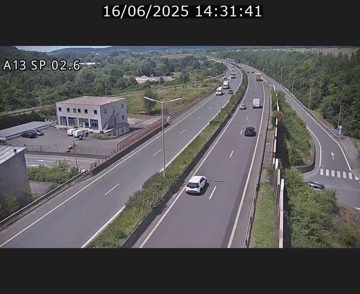 Traffic live webcam Luxembourg Sanem - A13 direction Pétange - BK 2.6