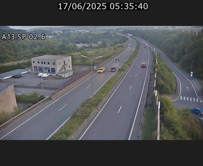 Traffic live webcam Luxembourg Sanem - A13 direction Pétange - BK 2.6