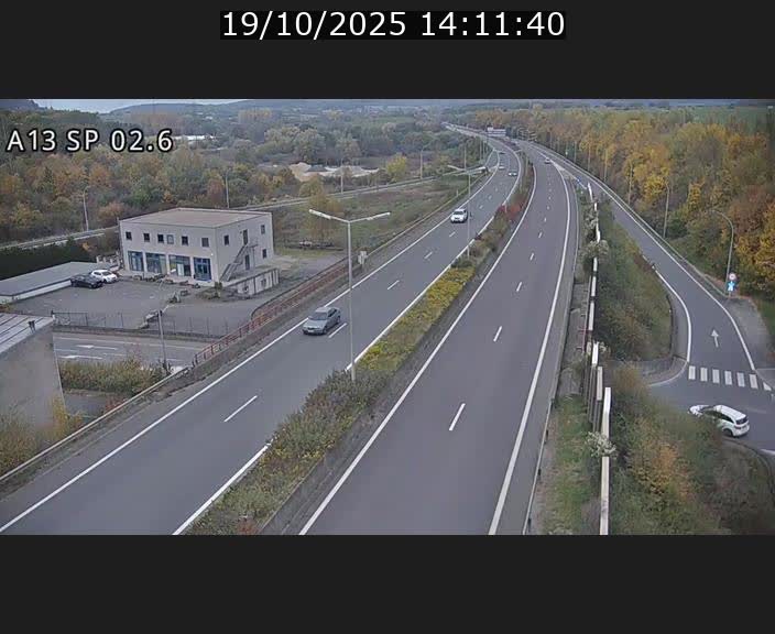 <h2>Traffic live webcam Luxembourg Sanem - A13 direction Pétange - BK 2.6</h2>