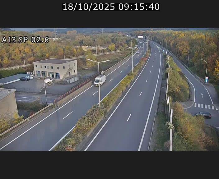 <h2>Traffic live webcam Luxembourg Sanem - A13 direction Pétange - BK 2.6</h2>