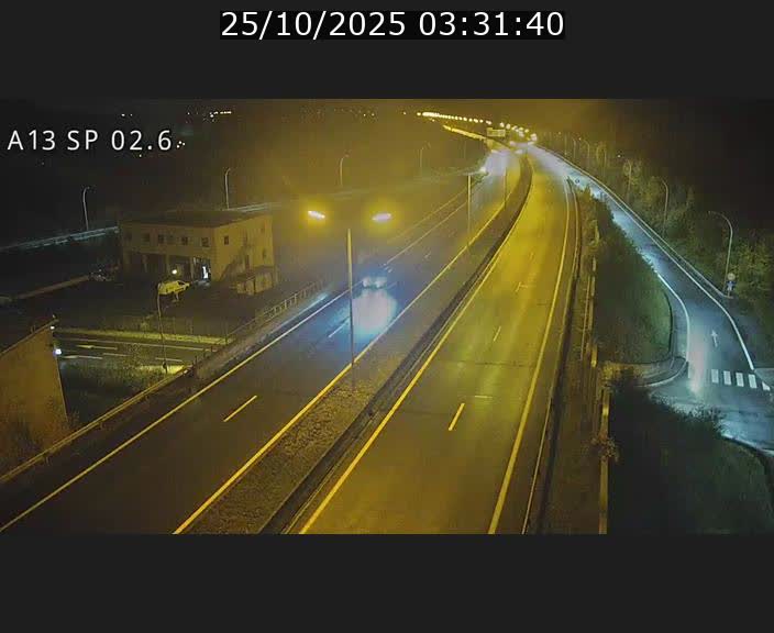 <h2>Traffic live webcam Luxembourg Sanem - A13 direction Pétange - BK 2.6</h2>