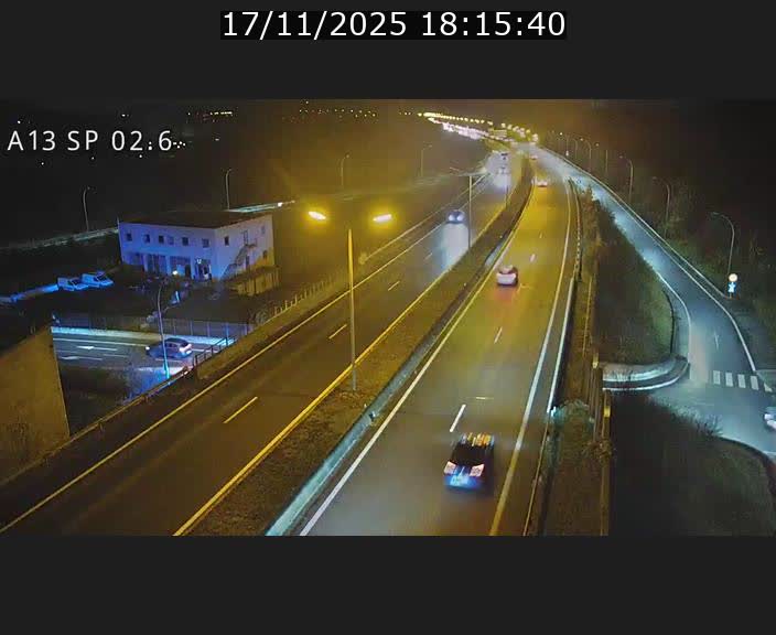 Traffic live webcam Luxembourg Sanem - A13 direction Pétange - BK 2.6