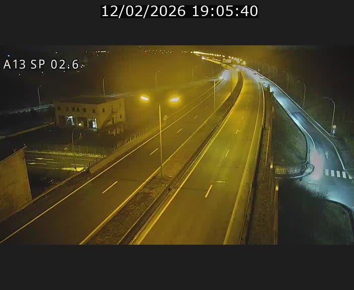 Traffic live webcam Luxembourg Sanem - A13 direction Pétange - BK 2.6