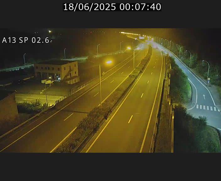 <h2>Traffic live webcam Luxembourg Sanem - A13 direction Pétange - BK 2.6</h2>