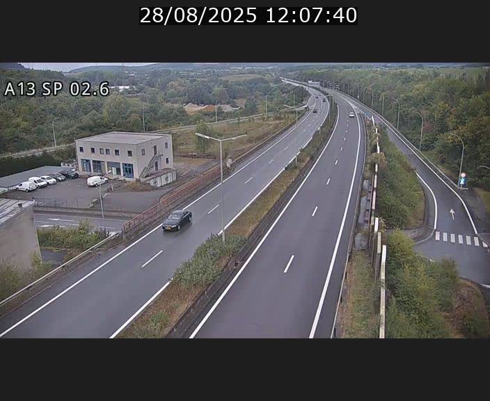 <h2>Traffic live webcam Luxembourg Sanem - A13 direction Pétange - BK 2.6</h2>