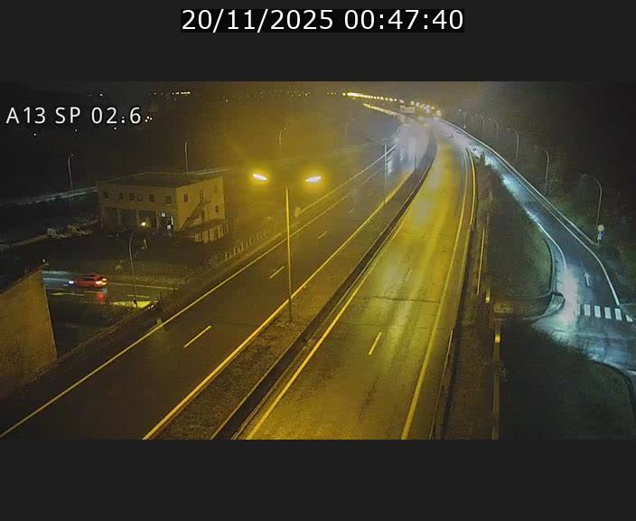 <h2>Traffic live webcam Luxembourg Sanem - A13 direction Pétange - BK 2.6</h2>