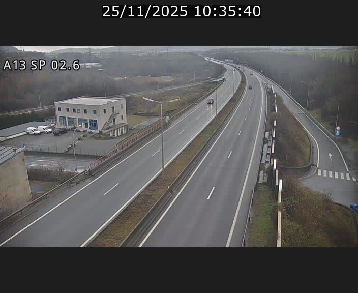 Traffic live webcam Luxembourg Sanem - A13 direction Pétange - BK 2.6