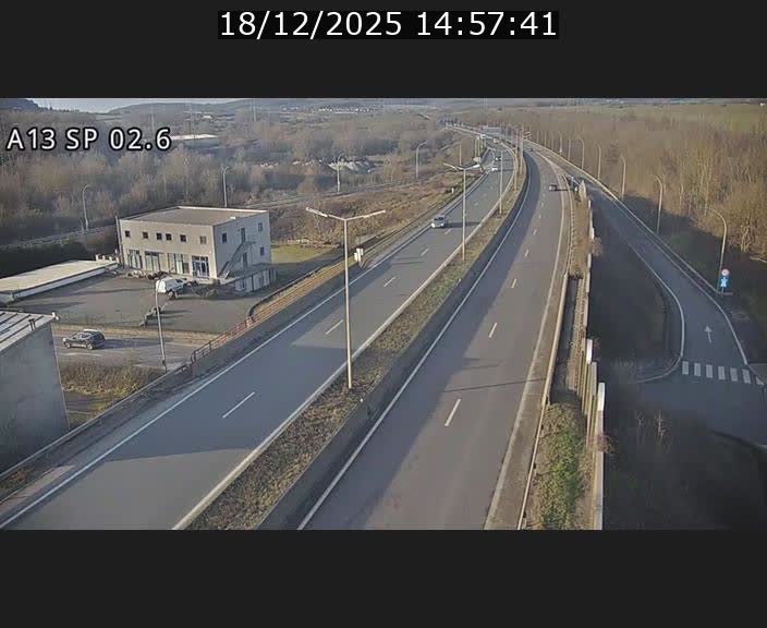 Traffic live webcam Luxembourg Sanem - A13 direction Pétange - BK 2.6