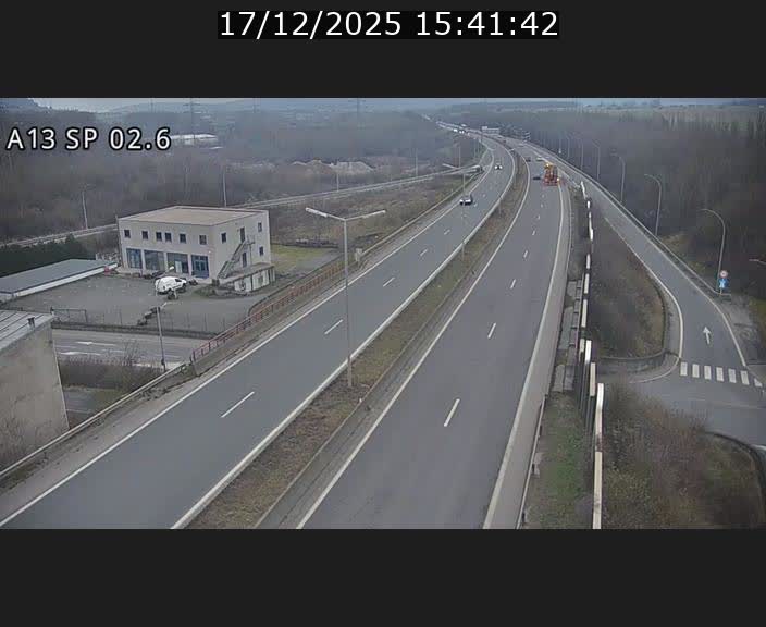 <h2>Traffic live webcam Luxembourg Sanem - A13 direction Pétange - BK 2.6</h2>