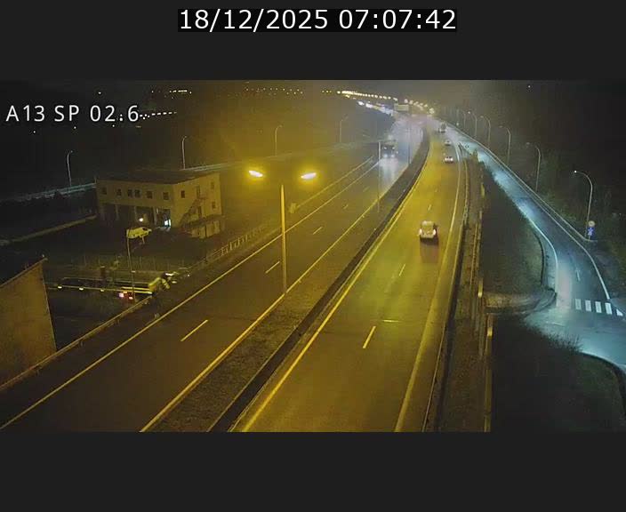 Traffic live webcam Luxembourg Sanem - A13 direction Pétange - BK 2.6