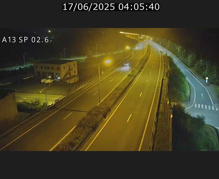 Traffic live webcam Luxembourg Sanem - A13 direction Pétange - BK 2.6