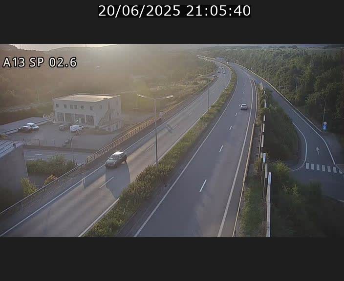 Traffic live webcam Luxembourg Sanem - A13 direction Pétange - BK 2.6