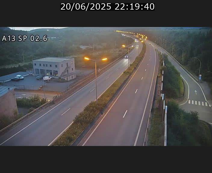 Traffic live webcam Luxembourg Sanem - A13 direction Pétange - BK 2.6