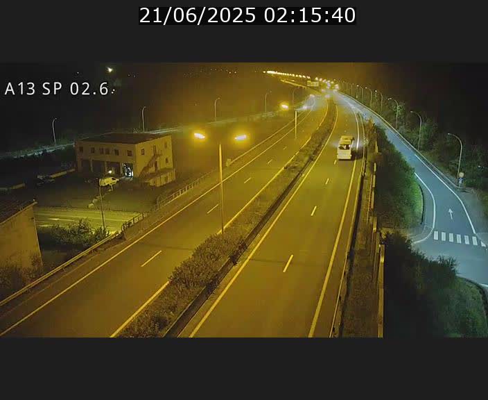 Traffic live webcam Luxembourg Sanem - A13 direction Pétange - BK 2.6