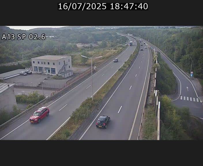 Traffic live webcam Luxembourg Sanem - A13 direction Pétange - BK 2.6
