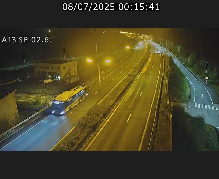 Traffic live webcam Luxembourg Sanem - A13 direction Pétange - BK 2.6