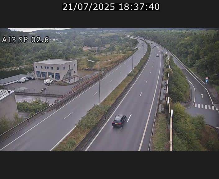 Traffic live webcam Luxembourg Sanem - A13 direction Pétange - BK 2.6