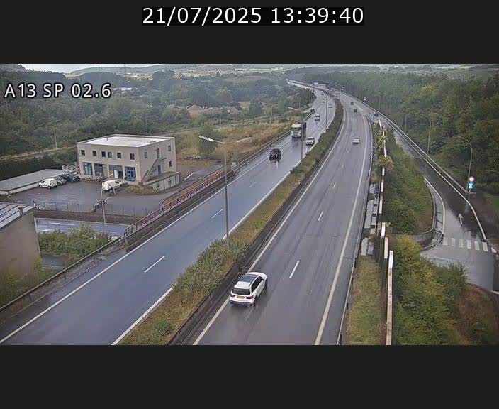 Traffic live webcam Luxembourg Sanem - A13 direction Pétange - BK 2.6