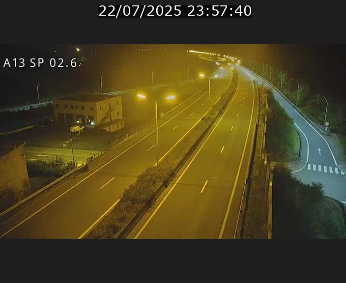 Traffic live webcam Luxembourg Sanem - A13 direction Pétange - BK 2.6