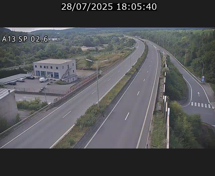 Traffic live webcam Luxembourg Sanem - A13 direction Pétange - BK 2.6