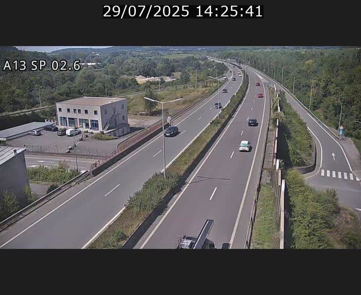Traffic live webcam Luxembourg Sanem - A13 direction Pétange - BK 2.6