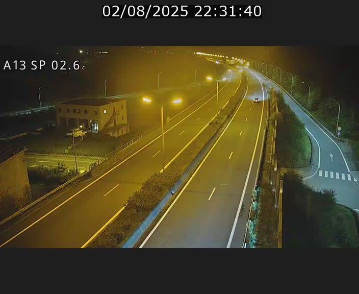 Traffic live webcam Luxembourg Sanem - A13 direction Pétange - BK 2.6