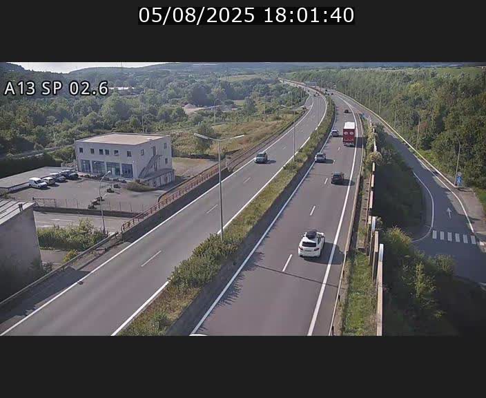 Traffic live webcam Luxembourg Sanem - A13 direction Pétange - BK 2.6