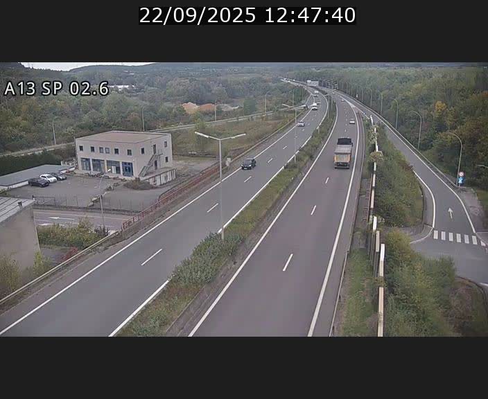 Traffic live webcam Luxembourg Sanem - A13 direction Pétange - BK 2.6