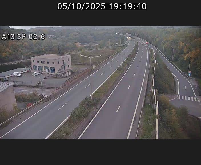 Traffic live webcam Luxembourg Sanem - A13 direction Pétange - BK 2.6