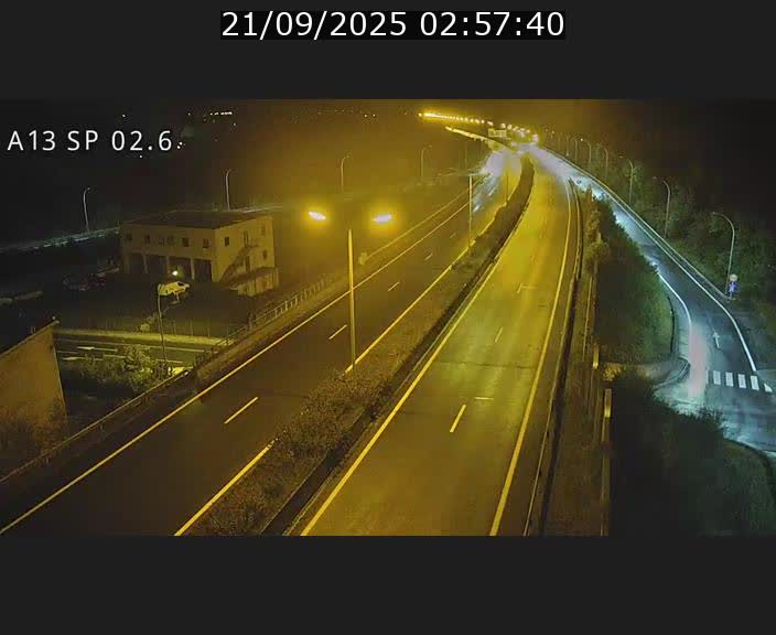 Traffic live webcam Luxembourg Sanem - A13 direction Pétange - BK 2.6