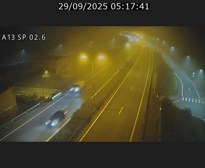 Traffic live webcam Luxembourg Sanem - A13 direction Pétange - BK 2.6