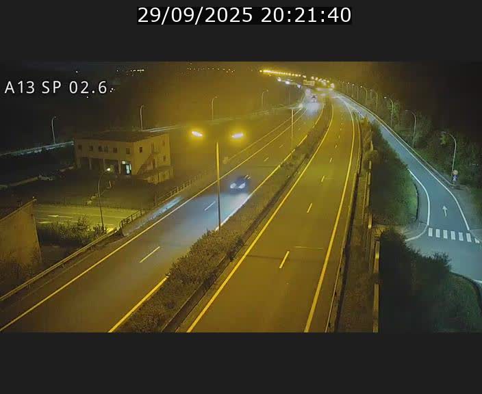 Traffic live webcam Luxembourg Sanem - A13 direction Pétange - BK 2.6
