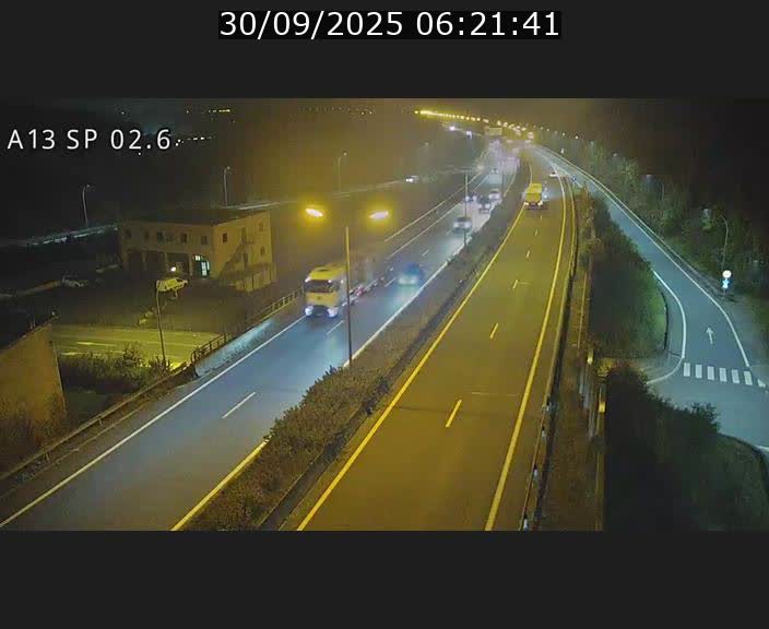 Traffic live webcam Luxembourg Sanem - A13 direction Pétange - BK 2.6