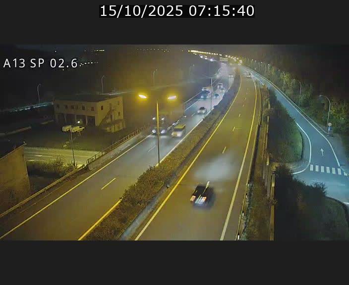 Traffic live webcam Luxembourg Sanem - A13 direction Pétange - BK 2.6