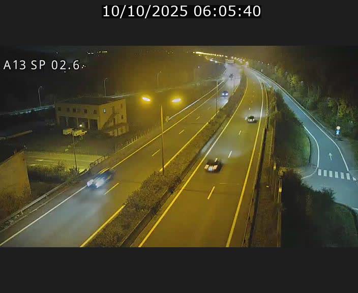 Traffic live webcam Luxembourg Sanem - A13 direction Pétange - BK 2.6