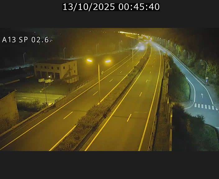 Traffic live webcam Luxembourg Sanem - A13 direction Pétange - BK 2.6