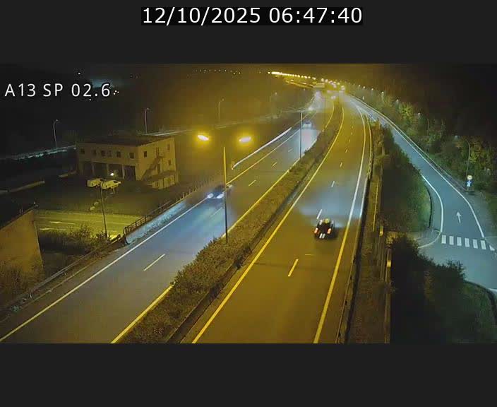 Traffic live webcam Luxembourg Sanem - A13 direction Pétange - BK 2.6