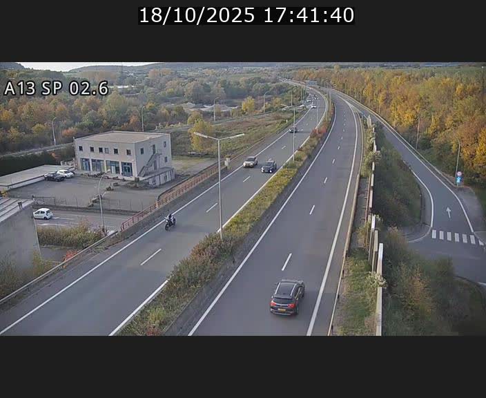 Traffic live webcam Luxembourg Sanem - A13 direction Pétange - BK 2.6