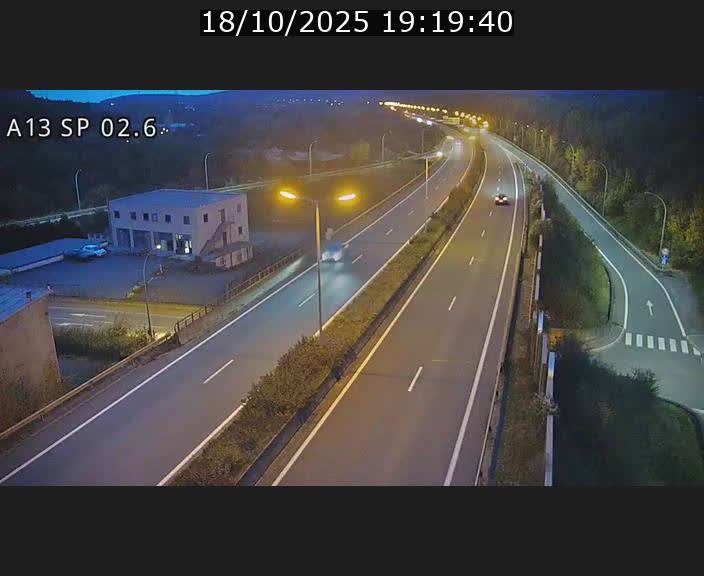 Traffic live webcam Luxembourg Sanem - A13 direction Pétange - BK 2.6